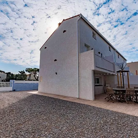 Vakantiehuis Annibal, Maison De Vacance 6,8 Personnes, 66420 Barcares Le Barcarès
