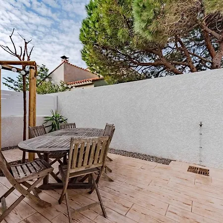 Vakantiehuis Annibal, Maison De Vacance 6,8 Personnes, 66420 Barcares Le Barcarès